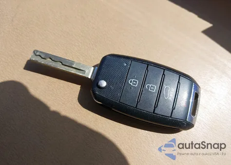 2016 Kia Sorento 2.4L Lx z USA, uszkodzony, nr VIN 5XYPGDA33GG140820